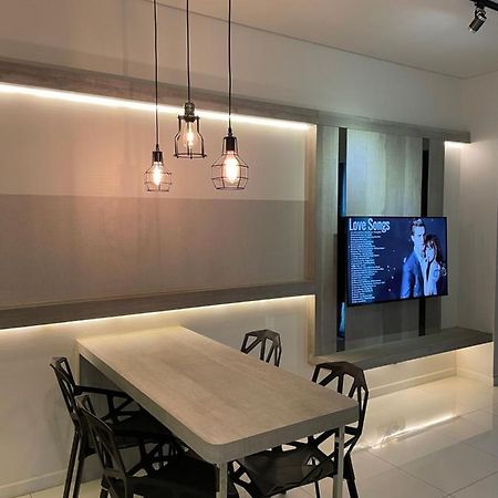 Summer Suites Klcc 1Bedroom With Twin Queen Bed Apartment Kuala Lumpur Bagian luar foto