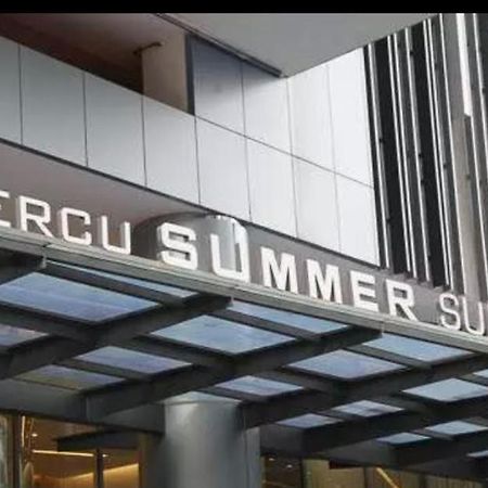 Summer Suites Klcc 1Bedroom With Twin Queen Bed Apartment Kuala Lumpur Bagian luar foto